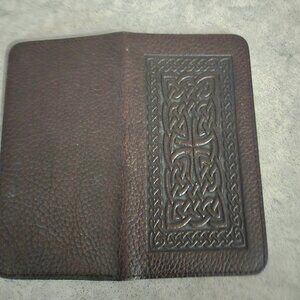 Oberon Celtic Braid Embossed Checkbook Cover